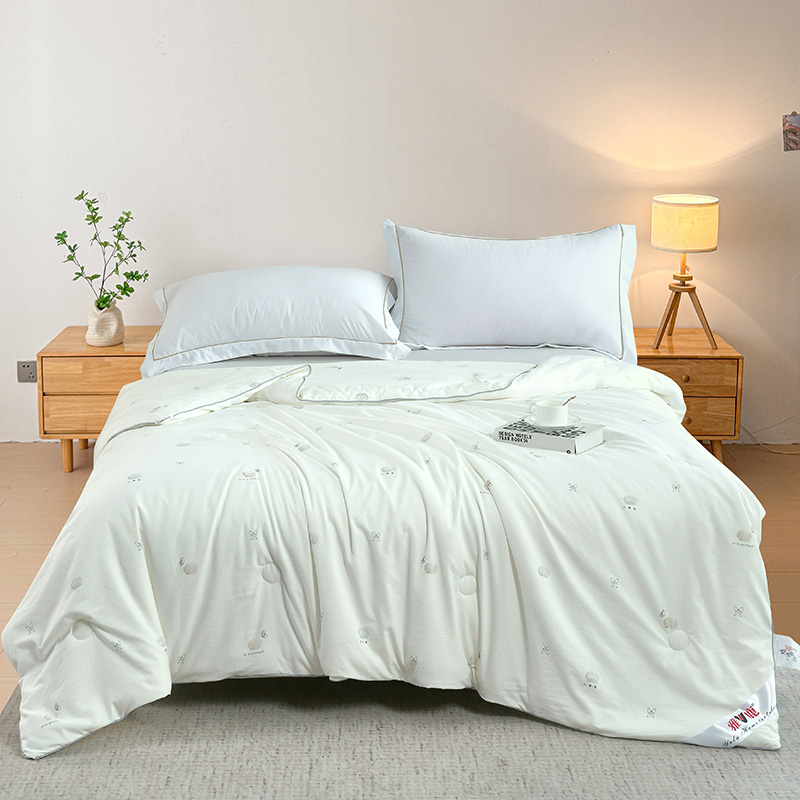 雅鹿蚕丝滋养美肤被2*2.3米5斤（单位：床） 钢琴白